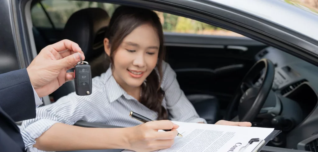 ¿Cuánto cuesta alquilar un coche?